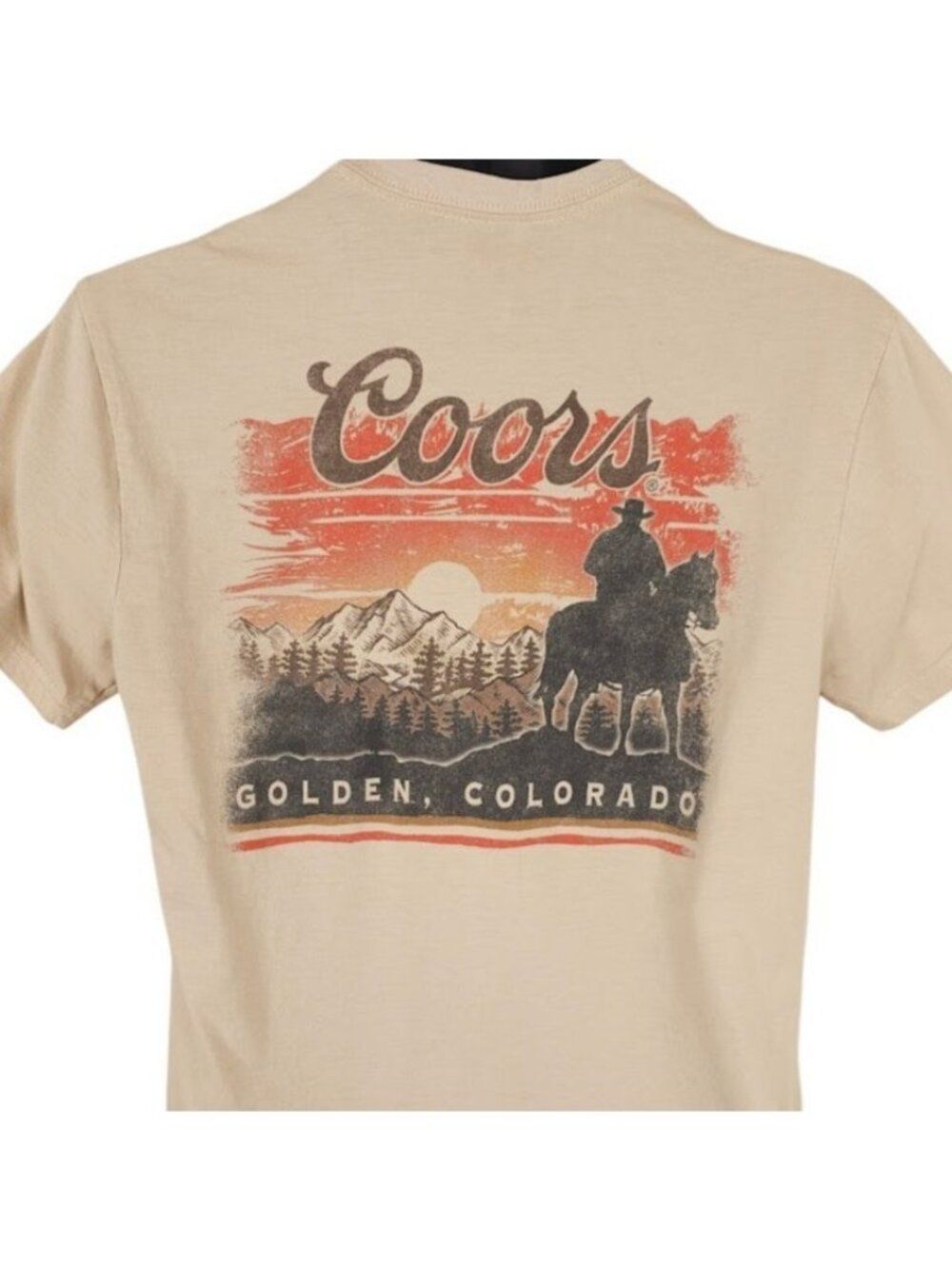 Coors Banquet T Shirt Mens Size Medium Beige Cowboy Beer Breweriana Colorado